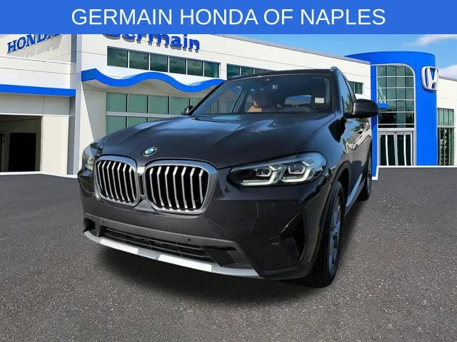 Used 2022 Dark Graphite BMW xDrive30i image 9
