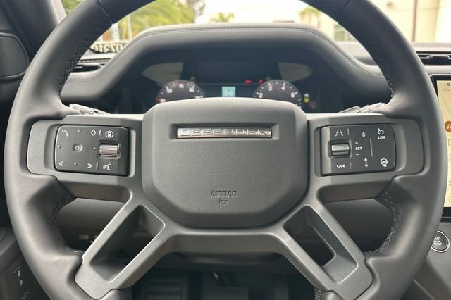 New 2026 Santorini Black Land Rover X-Dynamic SE image 22