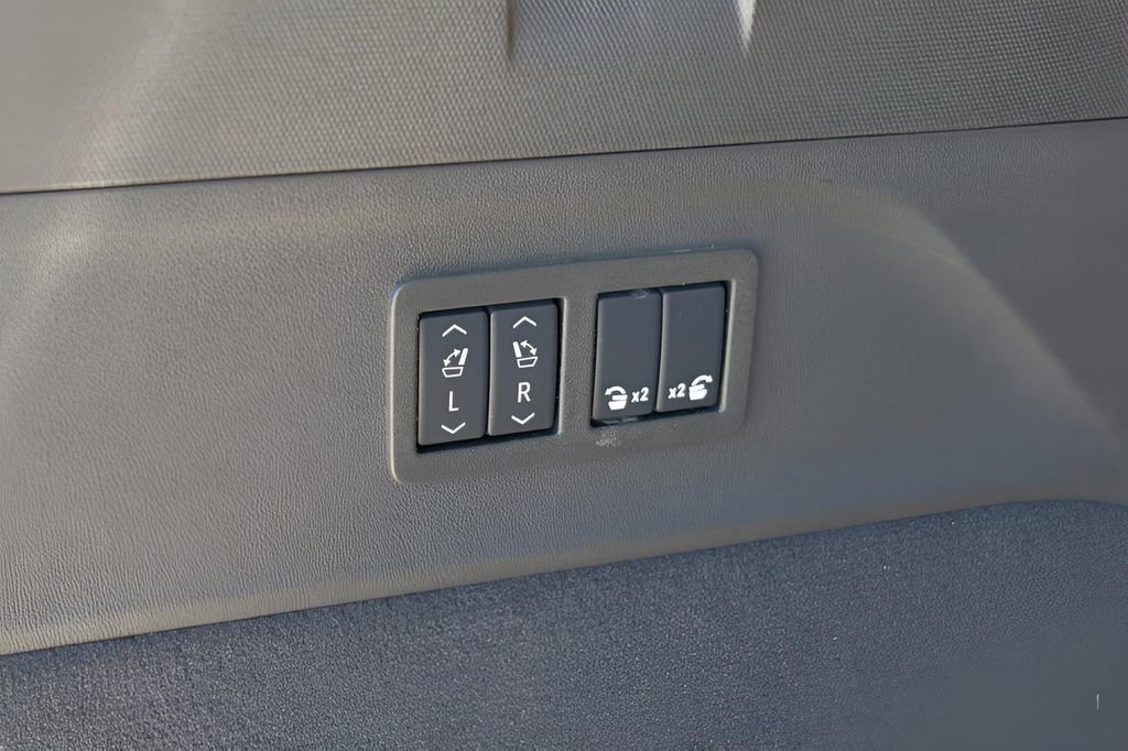 2025 Cadillac Escalade IQ Sport 2 - Photo 30