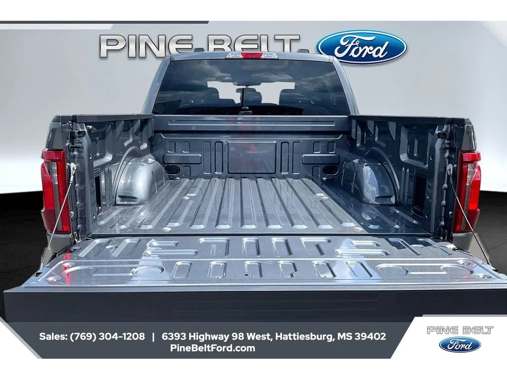 New 2026 Carbonized Gray Metallic Ford XLT image 12