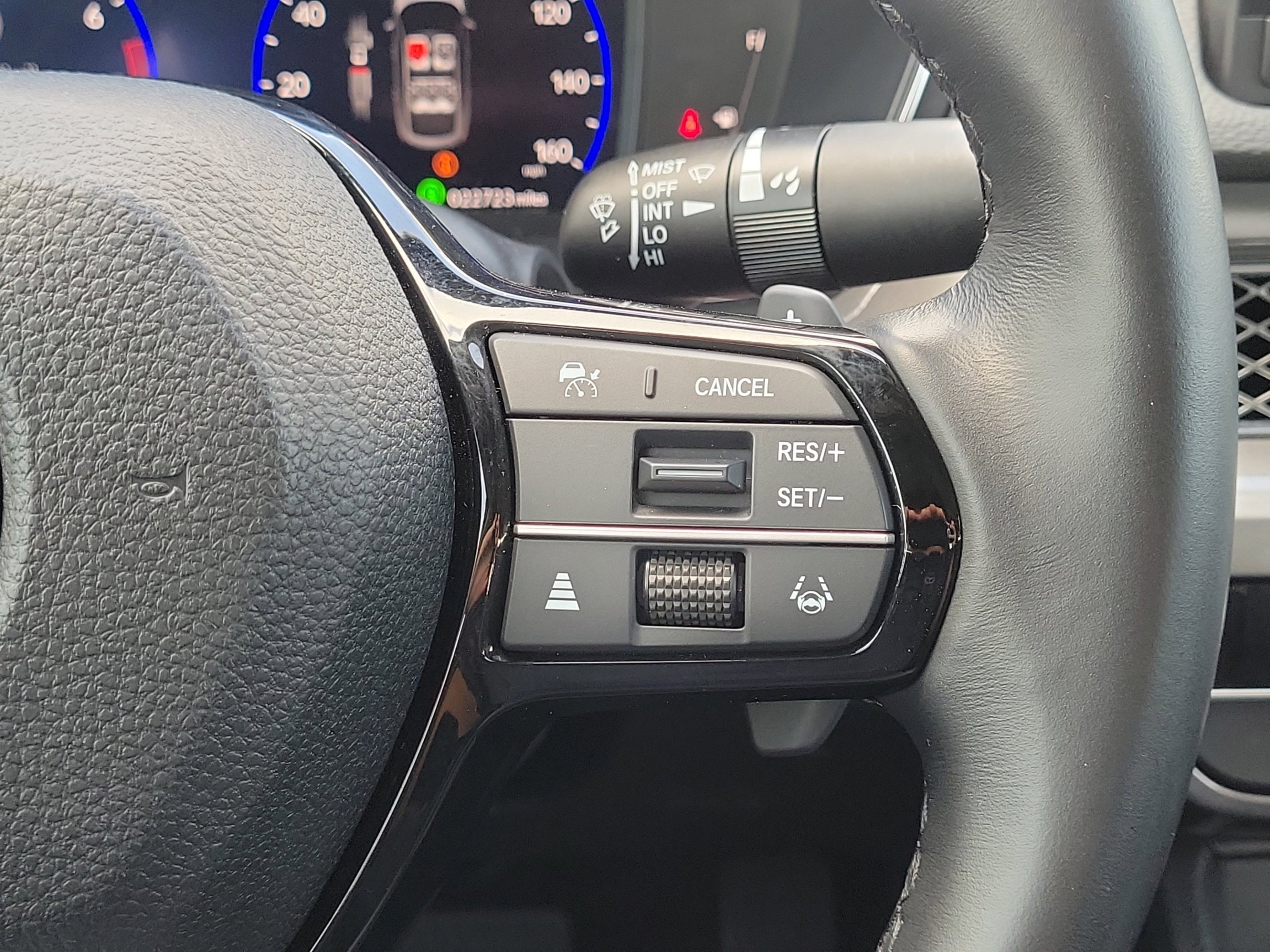 Used 2024 White Acura  image 30