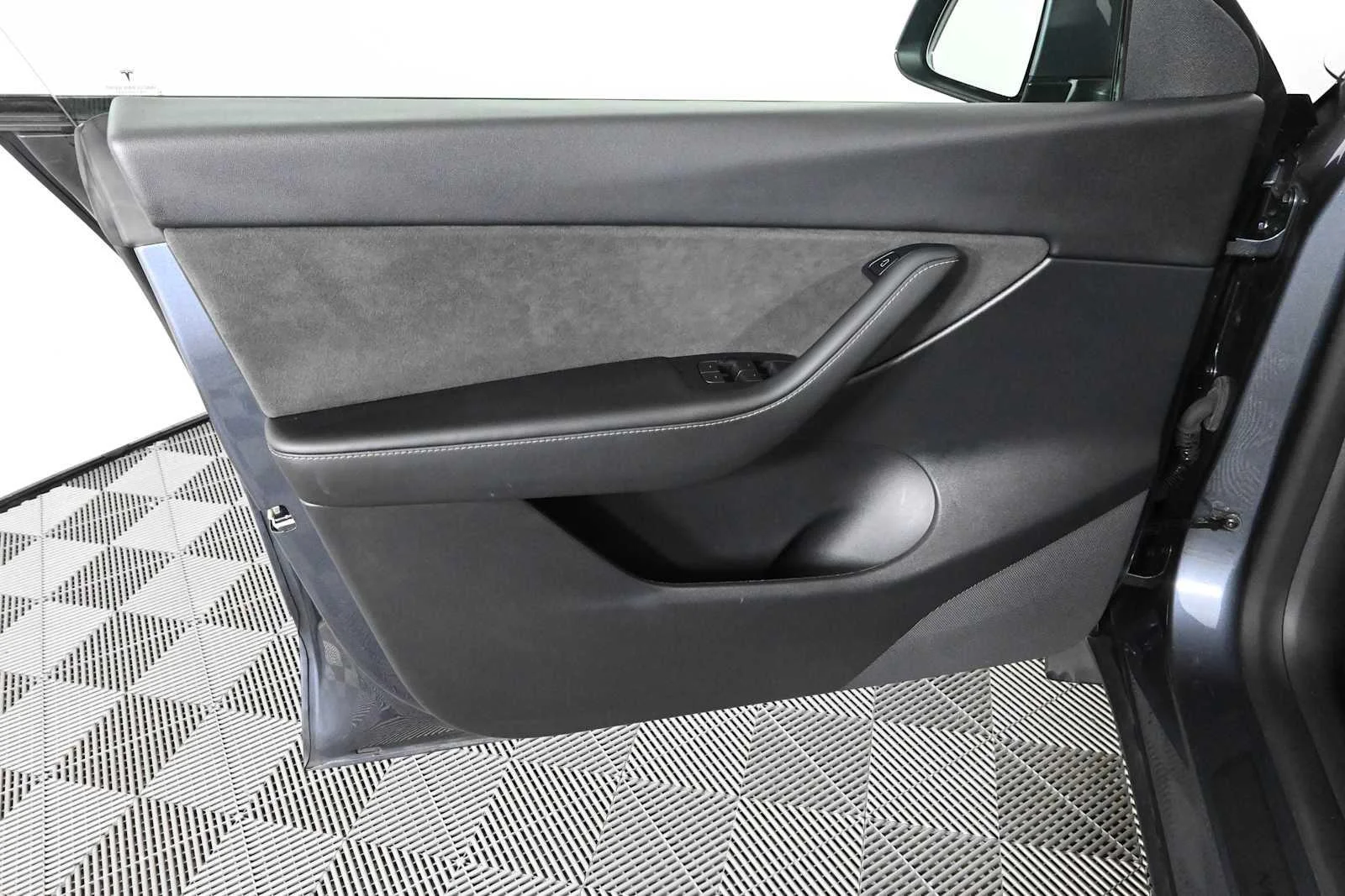Used 2022  Tesla Performance image 20