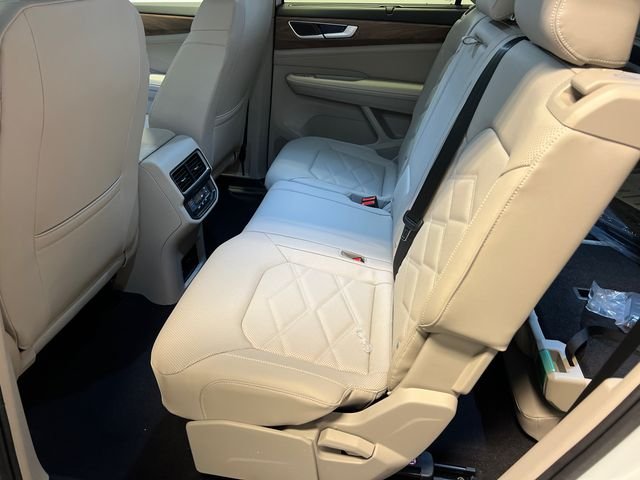 New 2026 White Volkswagen SE w/Technology image 10