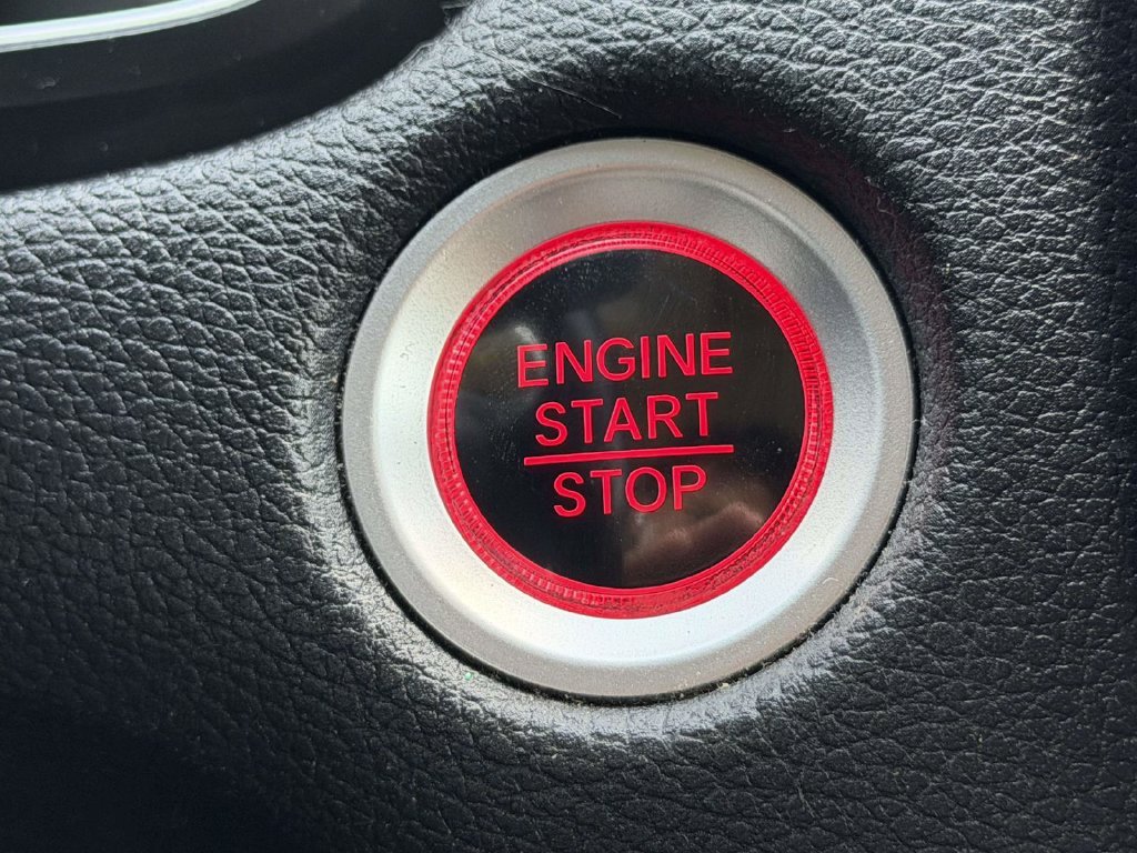 Used 2018  Honda Touring image 8