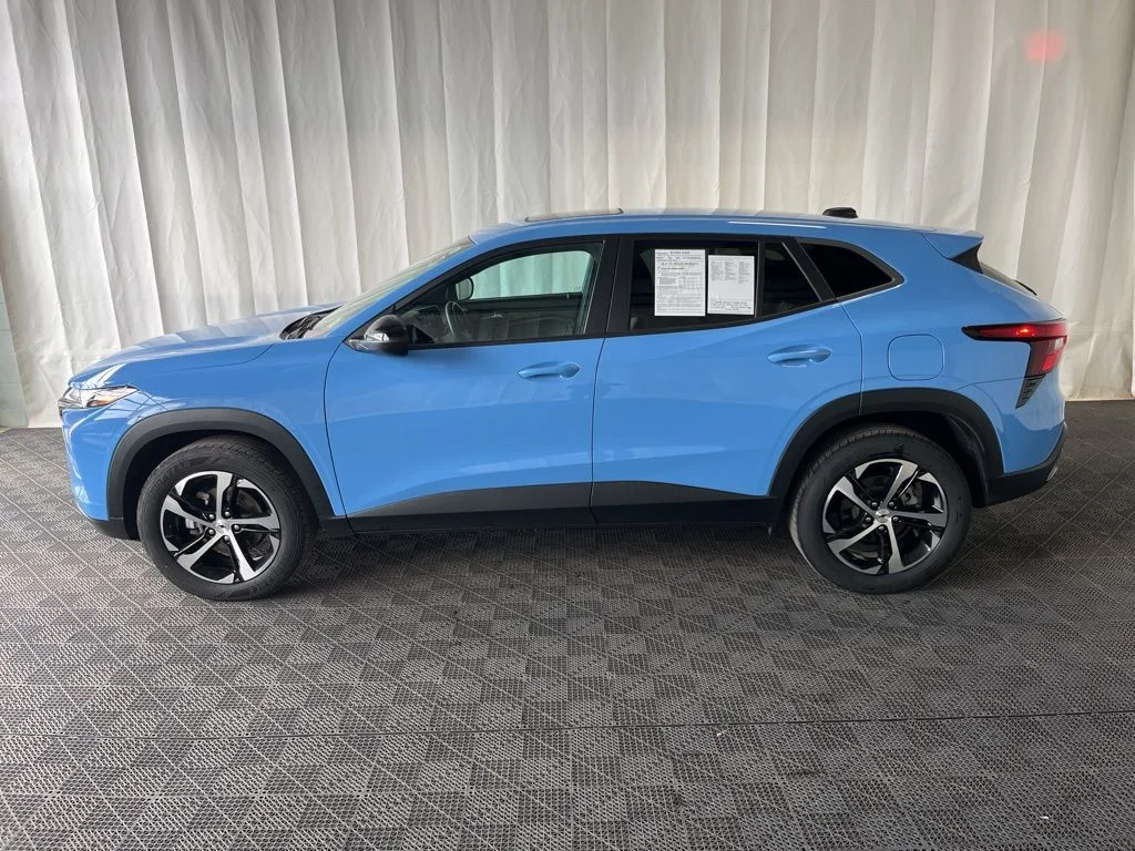 Used 2024 Blue Chevrolet 1RS image 26
