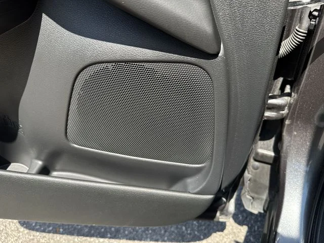 Used 2020 Gray Nissan Platinum image 27