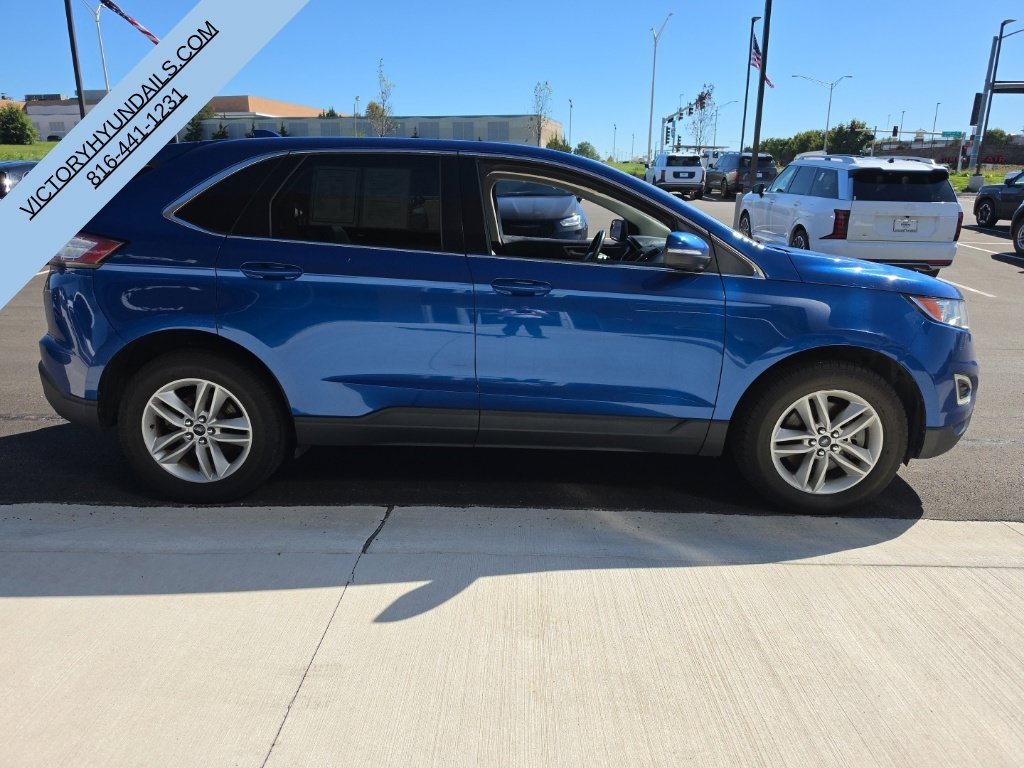 Used 2018 Blue Ford SEL image 7