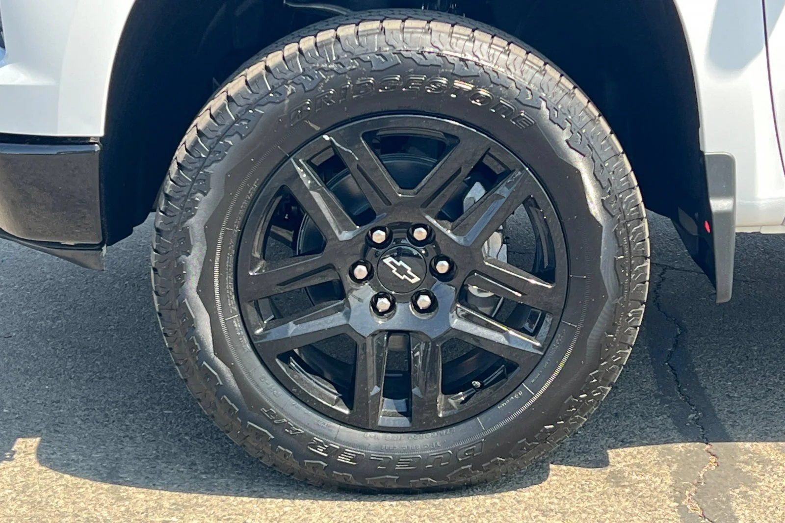 New 2026 Summit White Chevrolet Custom Trail Boss image 24