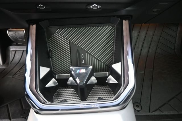 Used 2025 White BMW M50 xDrive image 4
