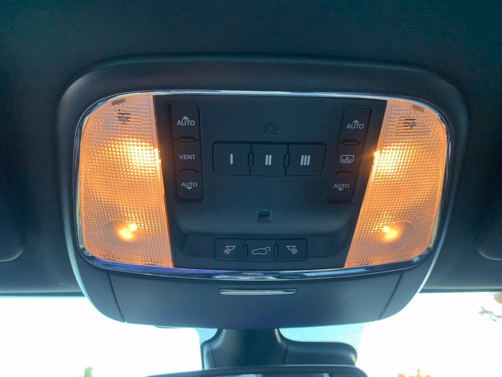 Used 2018 White Jeep Limited image 27