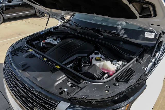 New 2026 Fuji White Land Rover SE image 63