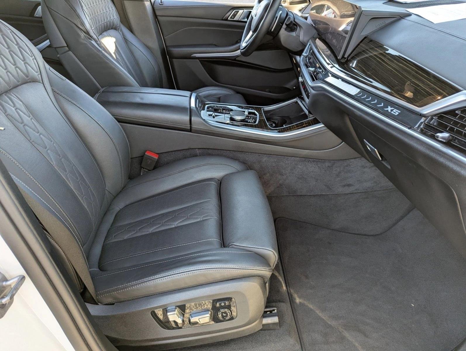 2025 BMW X5 50e - Photo 21