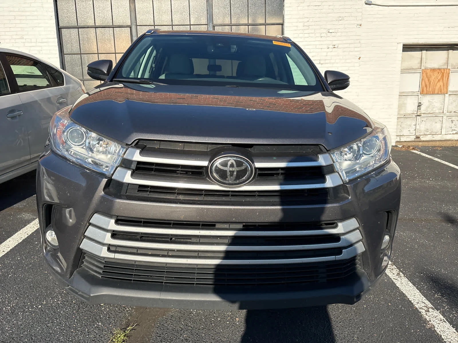 Used 2018 Predawn Gray Mica Toyota SE image 12