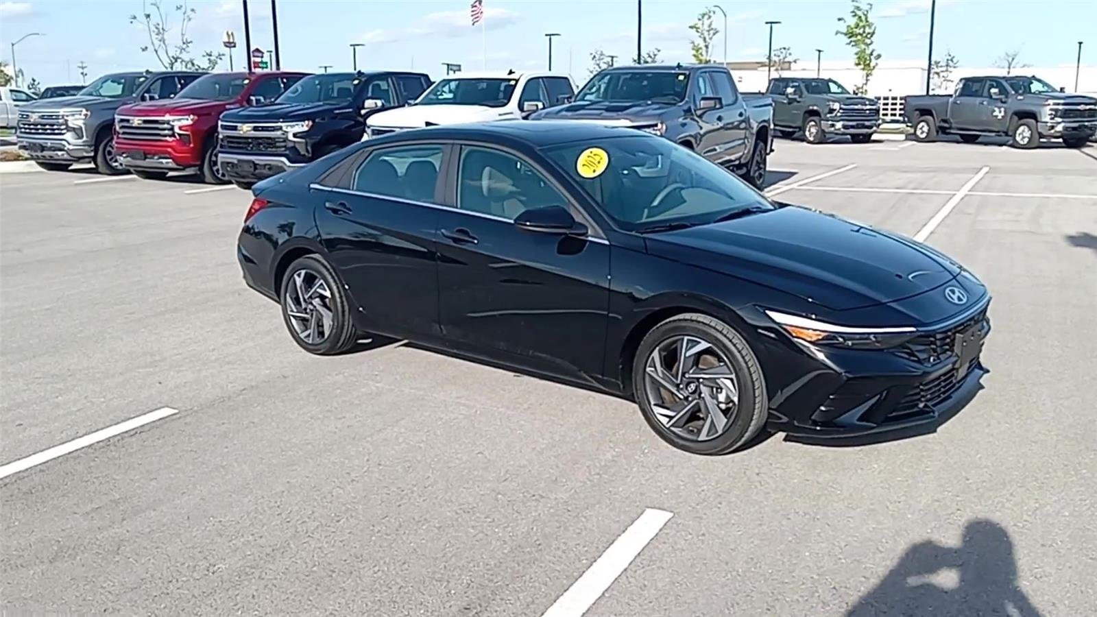 Used 2025 Hyundai Elantra SEL with VIN KMHLS4DG7SU858711 for sale in Kansas City