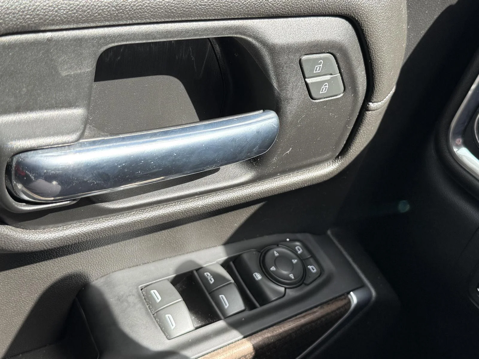 Used 2022 Northsky Blue Metallic Chevrolet RST image 21