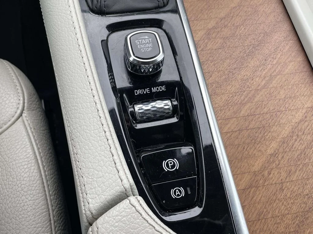 2021 Volvo XC90 Momentum - Photo 19