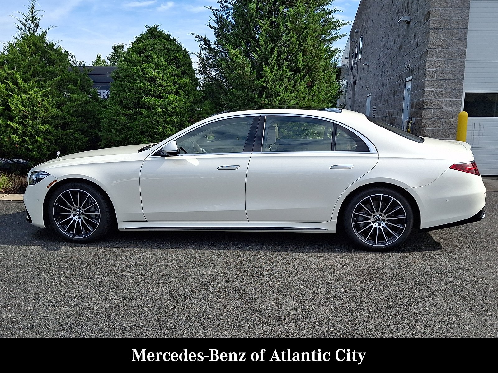 Used 2021 designo Diamond White Mercedes-Benz 4MATIC® image 4