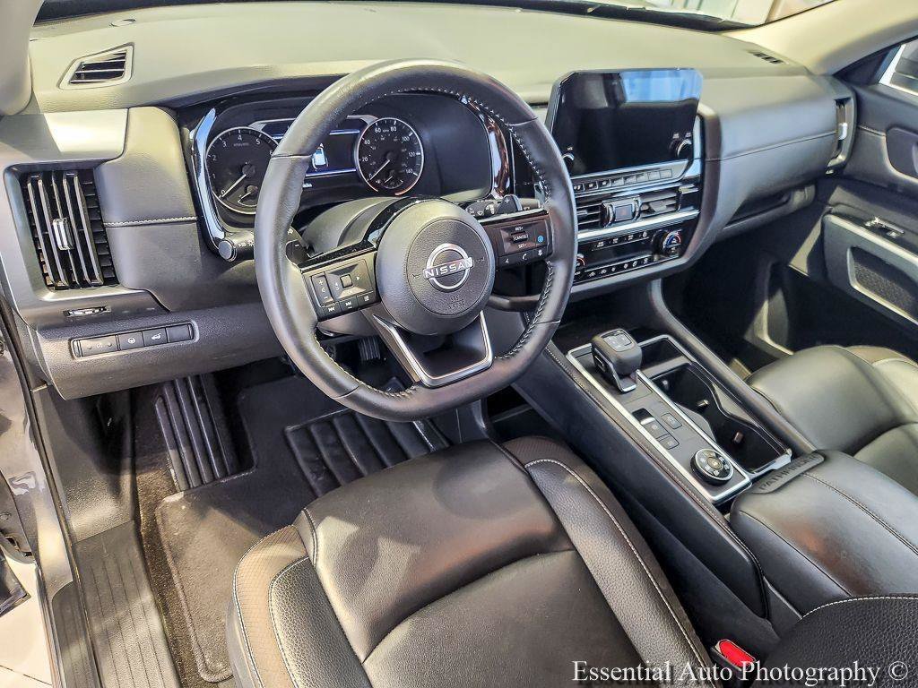Used 2025 Gun Metallic Nissan SL image 8