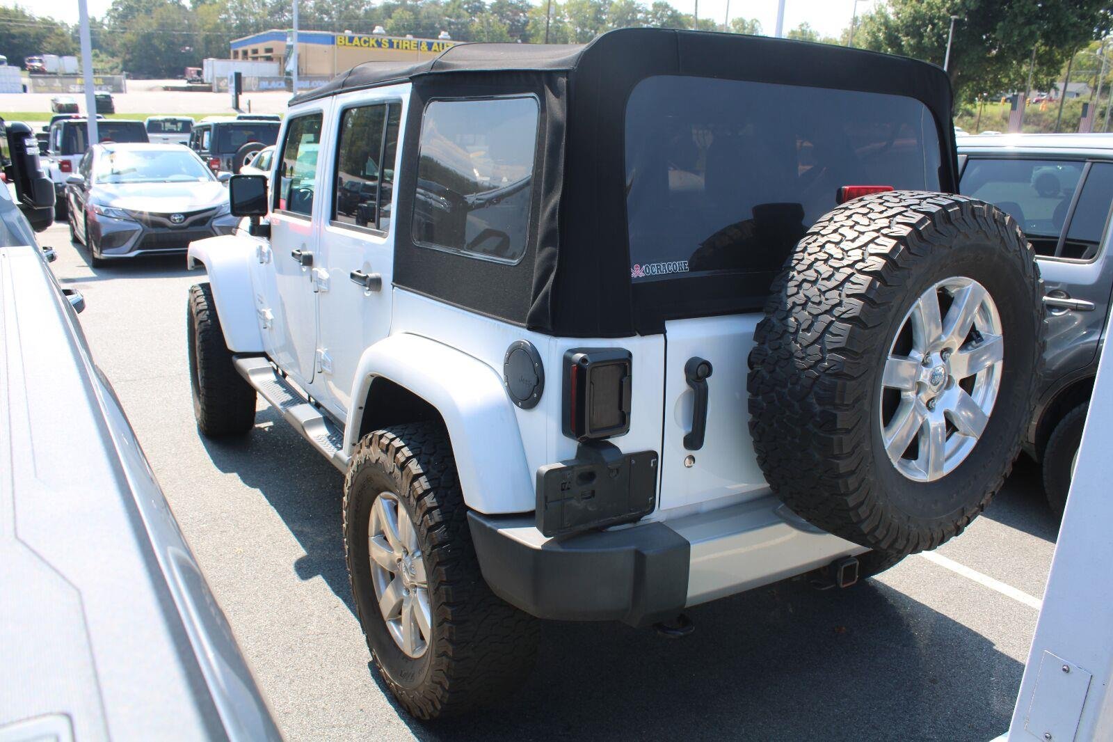 Used 2017 Bright White Clearcoat Jeep Sahara image 8