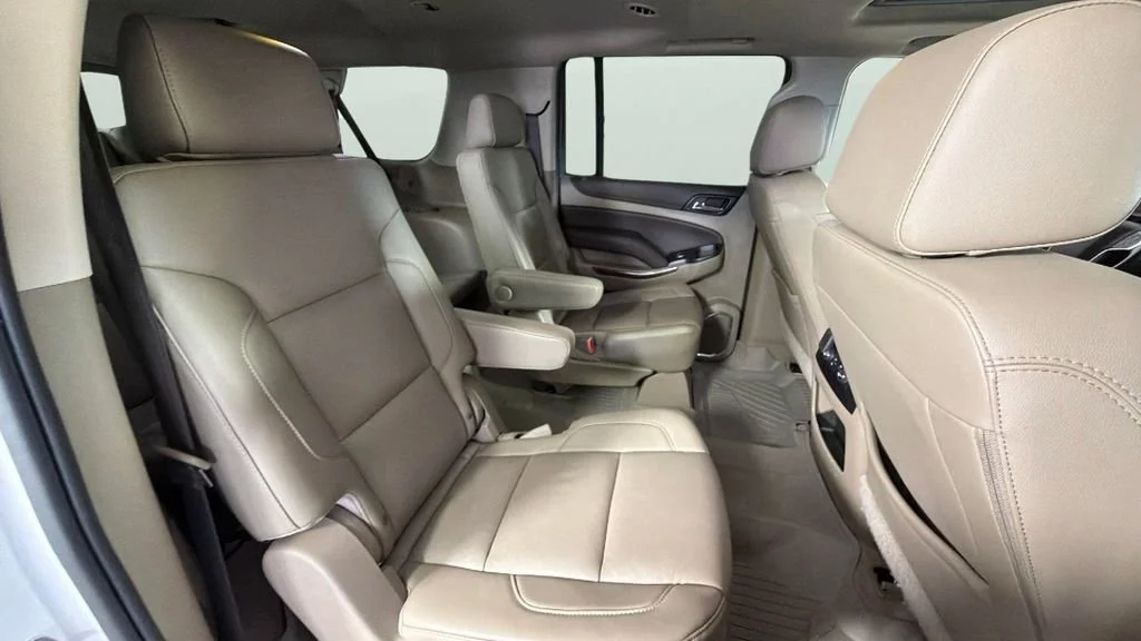 Used 2019 IRIDESCENT PEARL TRICOAT Chevrolet LT image 36