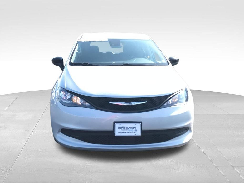 Used 2024 Silver Chrysler LX image 3
