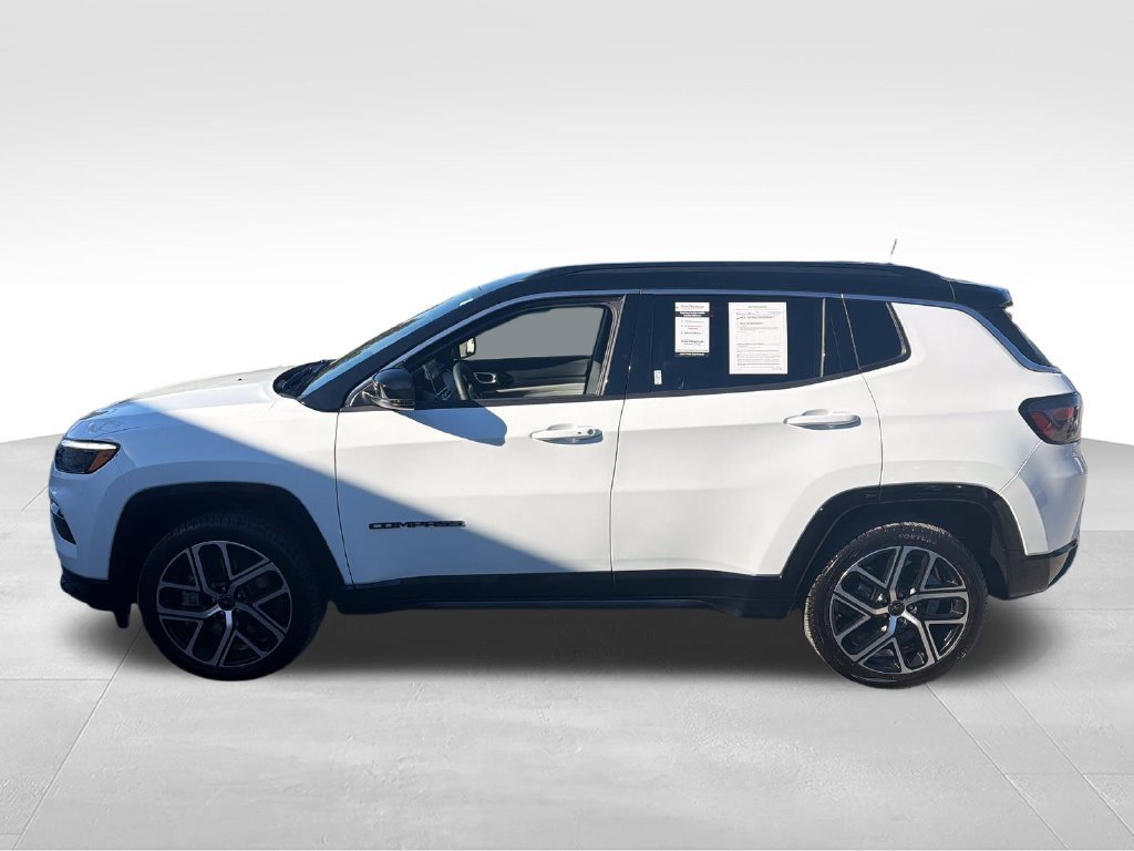 Used 2025 White Jeep Limited image 2