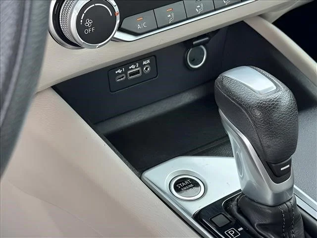 Used 2020 Black Nissan 2.5 S image 22