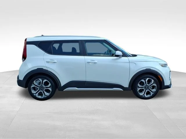 Used 2020 White Kia X-Line image 11