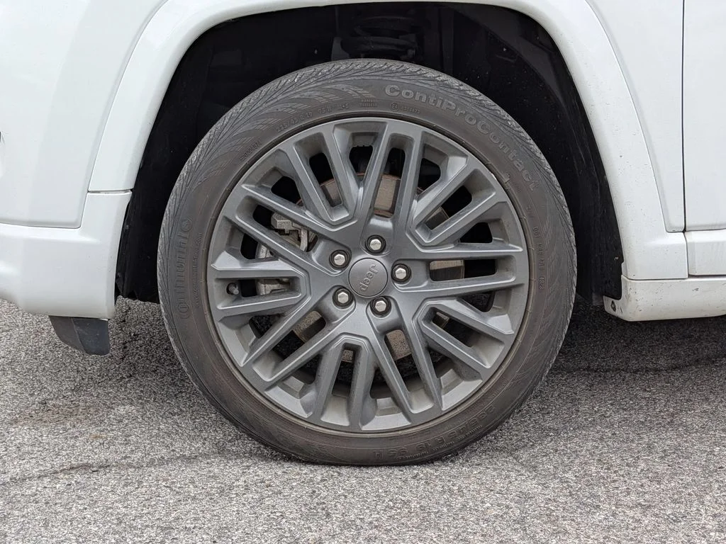 Used 2023 White Jeep Limited image 28