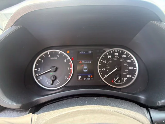 Used 2024 Gray Nissan S image 12