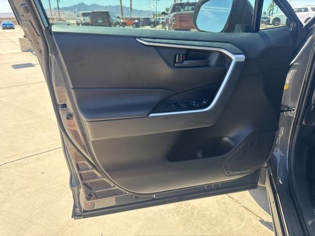 2024 Toyota RAV4 LE - Photo 18