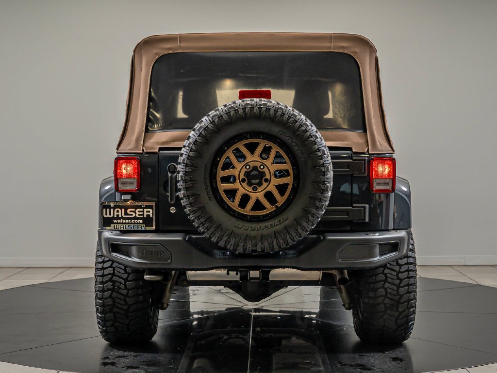 Used 2018 Rhino Clearcoat Jeep Unlimited Sport image 6