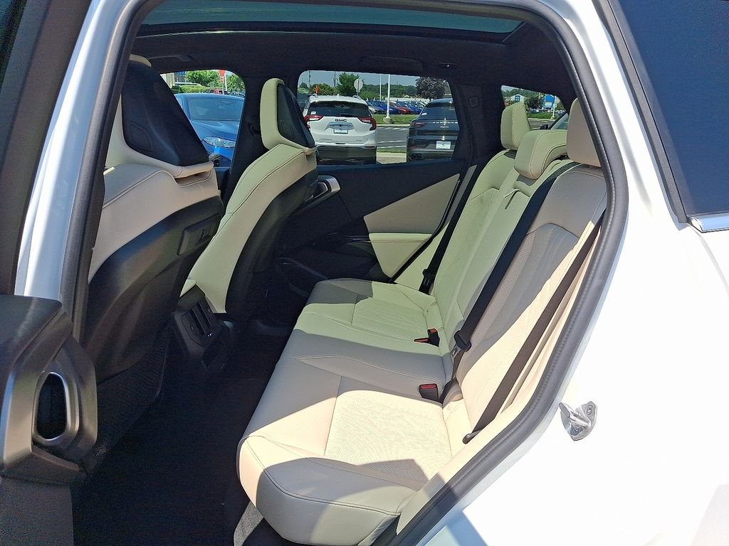 Certified Used 2026 Alpine White BMW 30 xDrive image 10