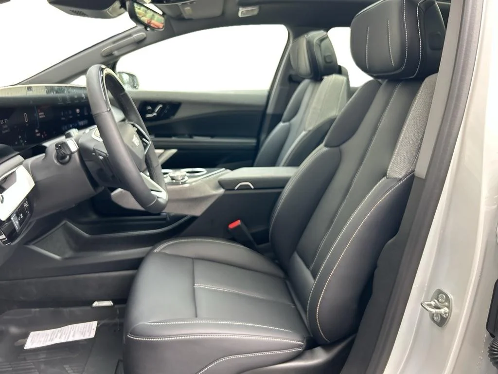 2025 Cadillac OPTIQ Sport 1 - Photo 7