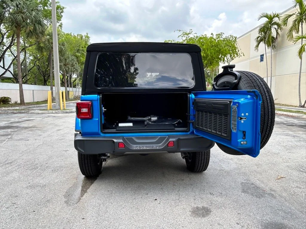 Used 2024 Blue Jeep Sahara image 26
