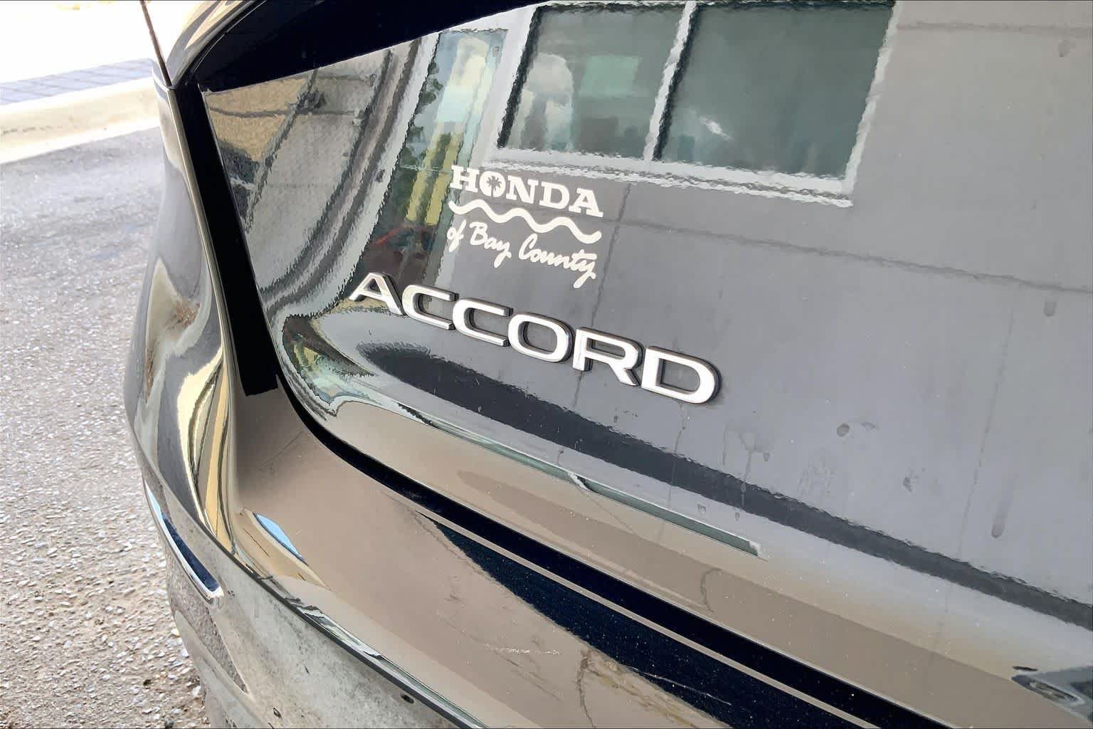 Used 2024 Crystal Black Pearl Honda Touring image 33