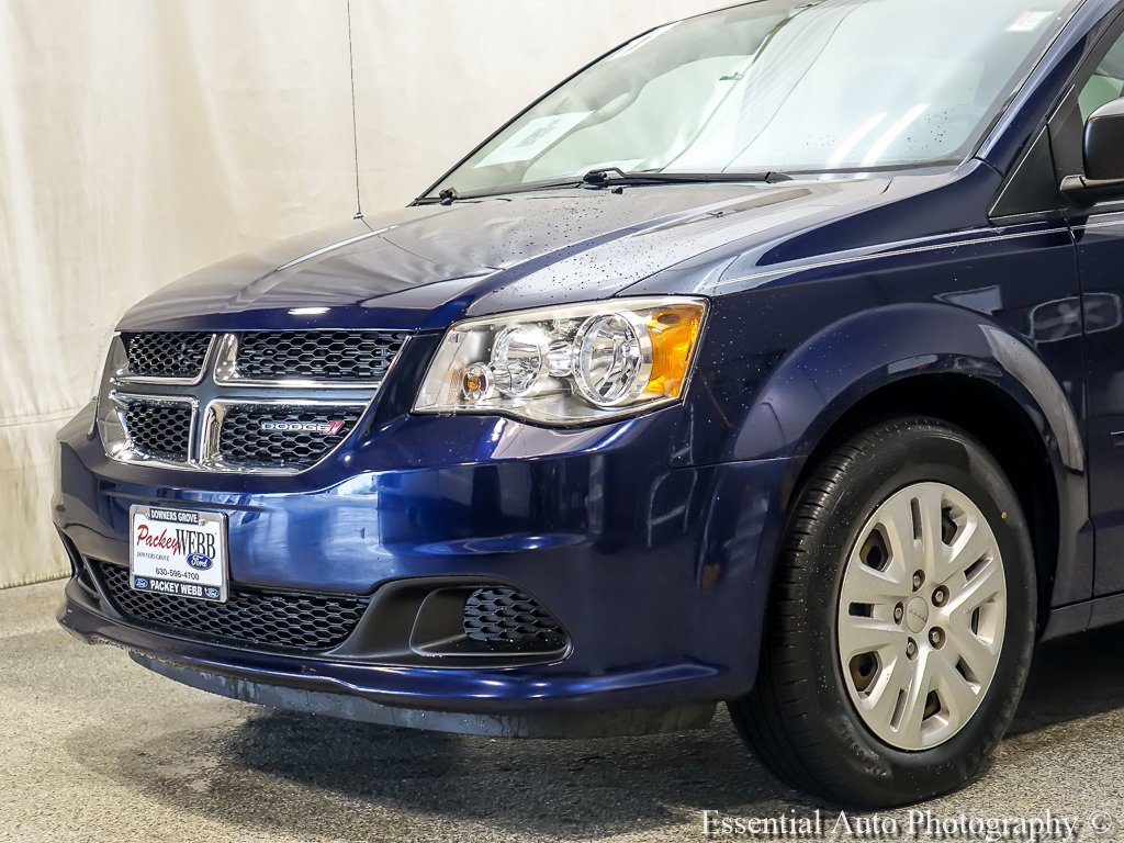 Used 2017 Blue Pearl Dodge SE image 3