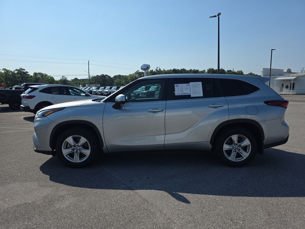Used 2024 Silver Toyota LE image 4