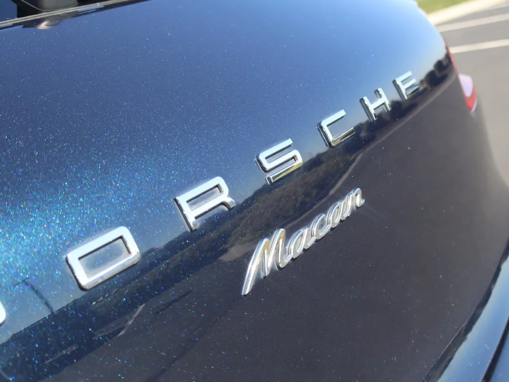 Used 2018  Porsche Base image 15