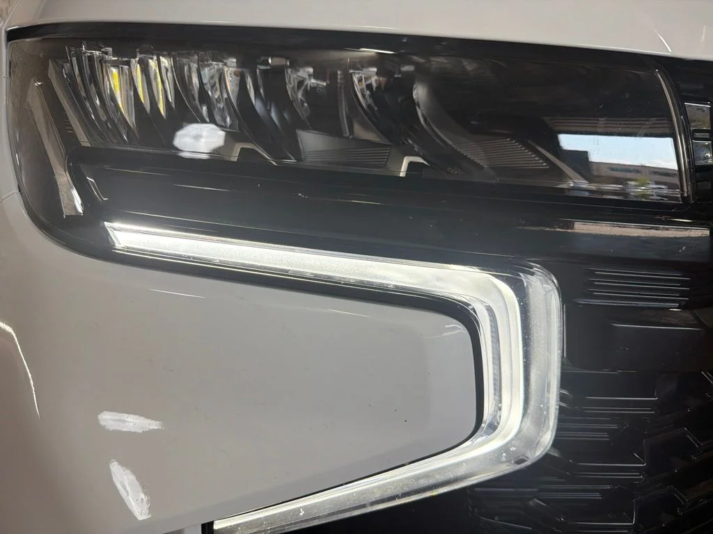 Used 2023 Summit White Chevrolet Z71 image 10