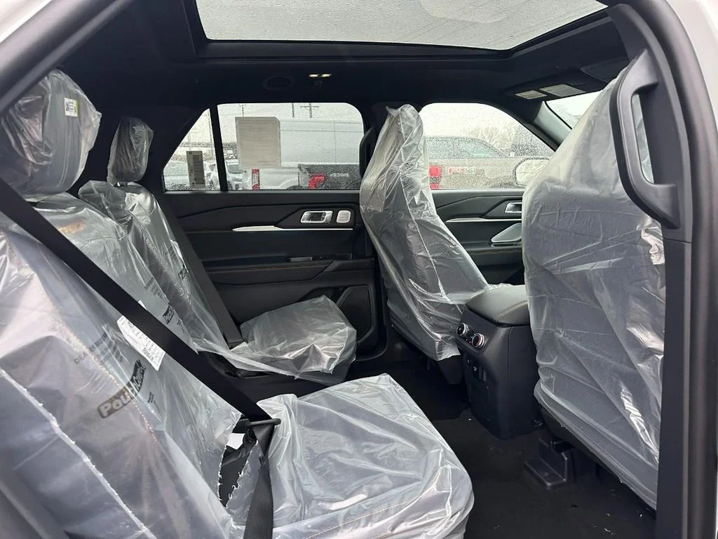 New 2026 Star White Metallic Tri-Coat Ford Tremor® image 4