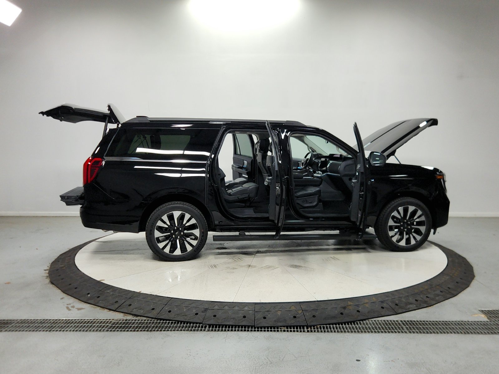 New 2027 Agate Black Metallic Ford MAX Platinum image 17