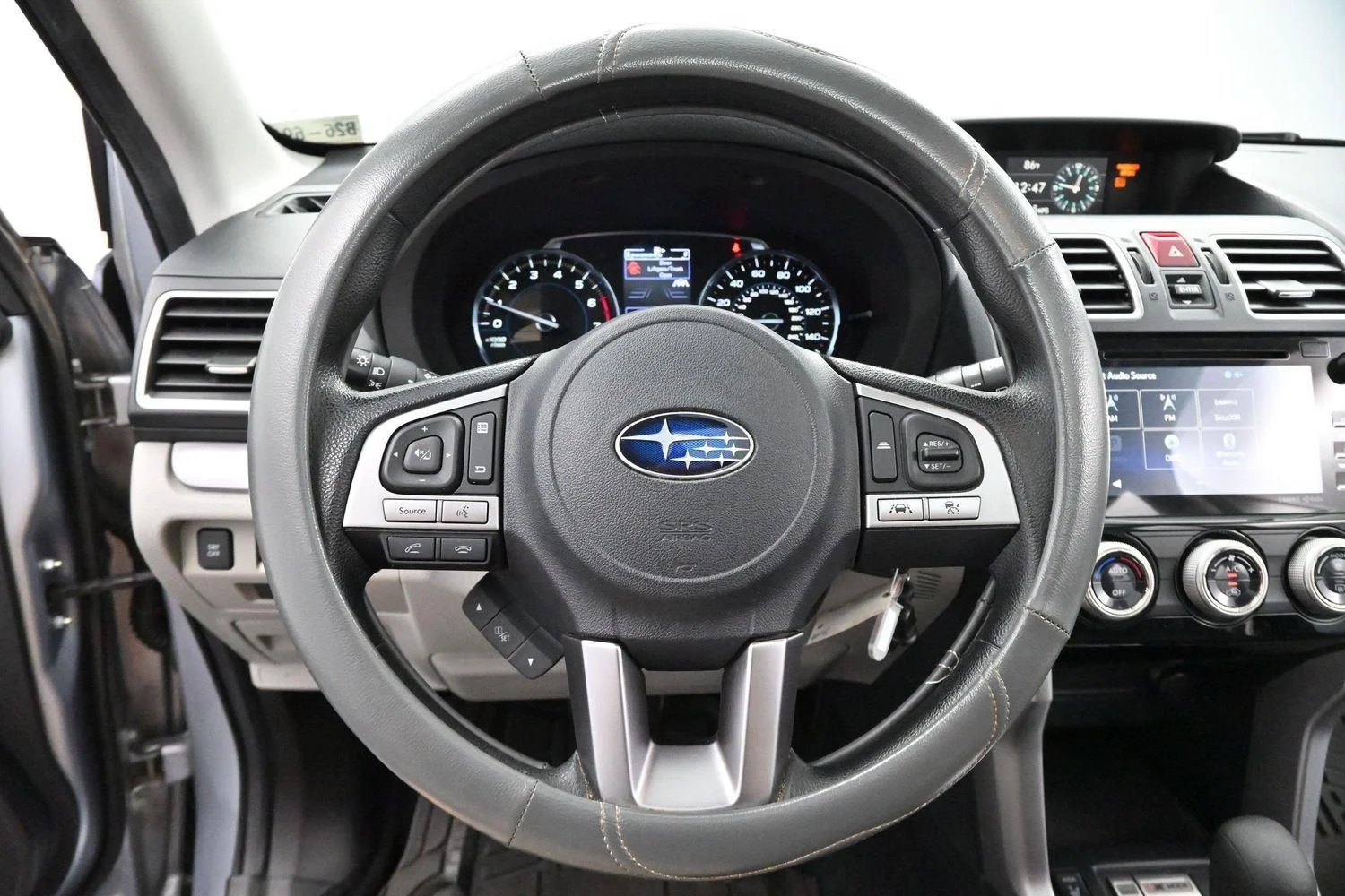 Used 2018 Ice Silver Metallic Subaru Premium image 13