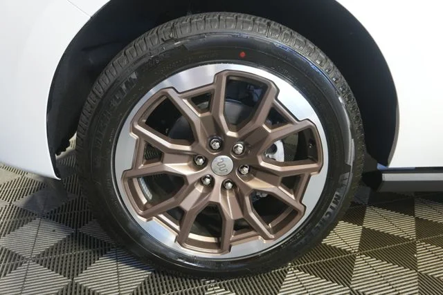 New 2027 Star White Metallic Tri-Coat Ford King Ranch® image 9