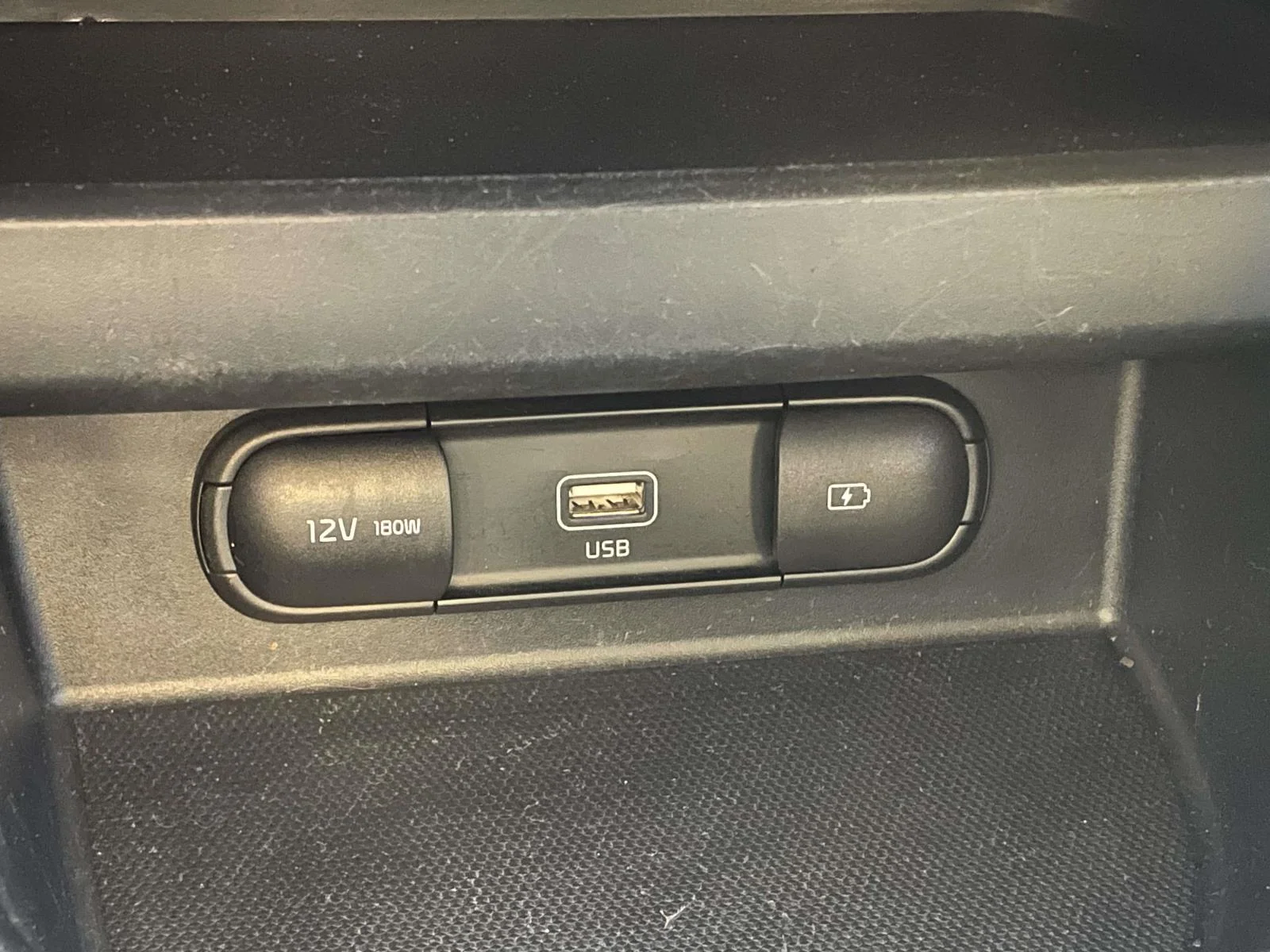 Used 2023 White Kia S image 20