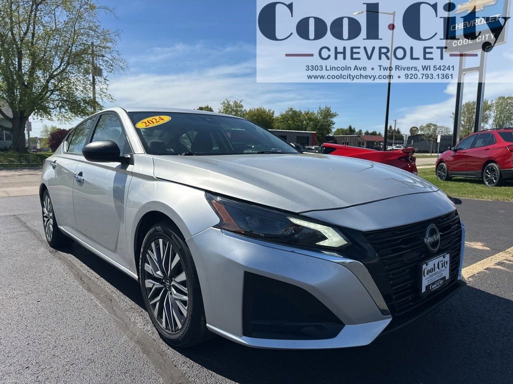 Used 2024 Silver Nissan SV FWD image 1