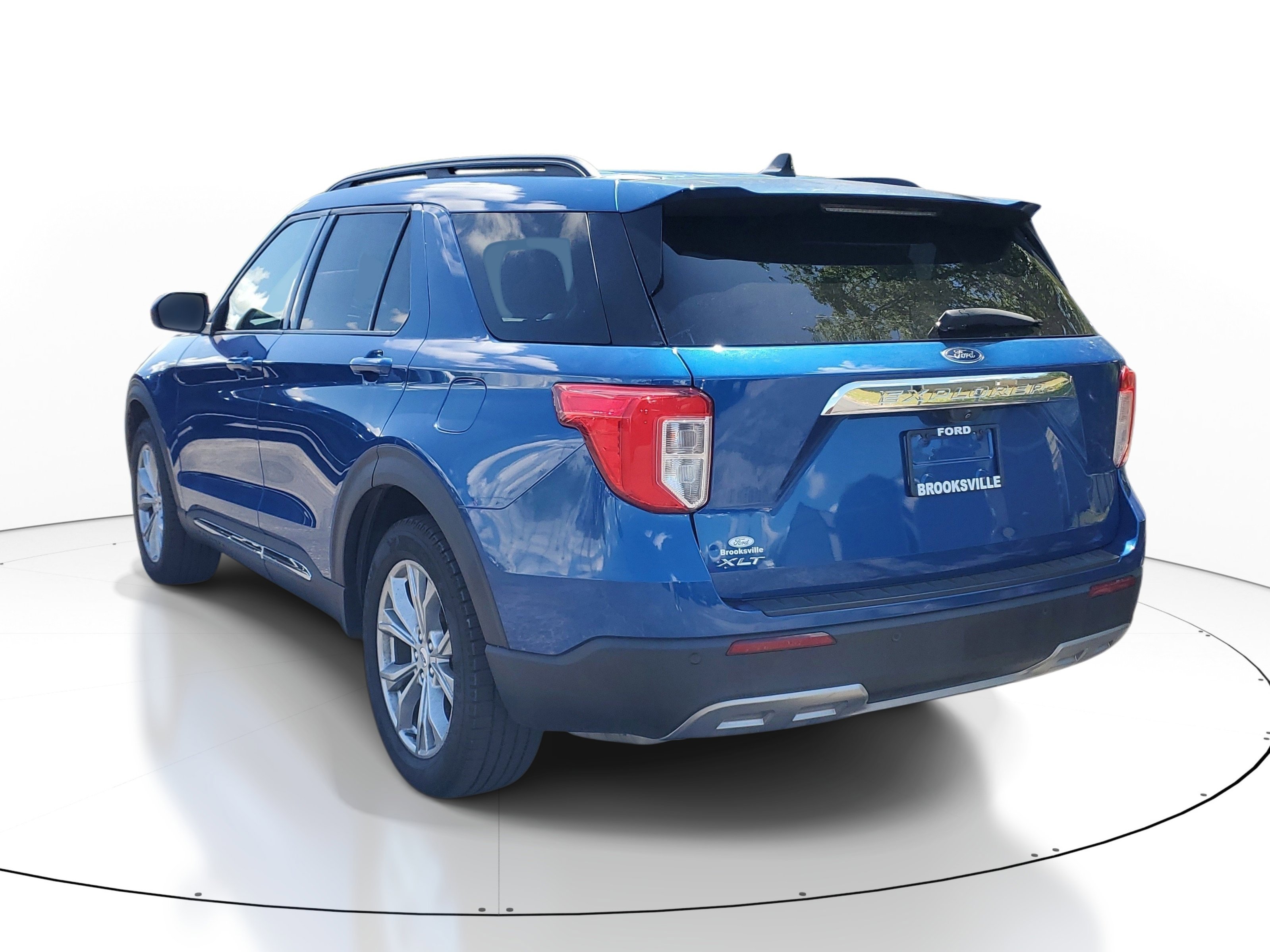 Used 2023 Blue Metallic Ford XLT image 3