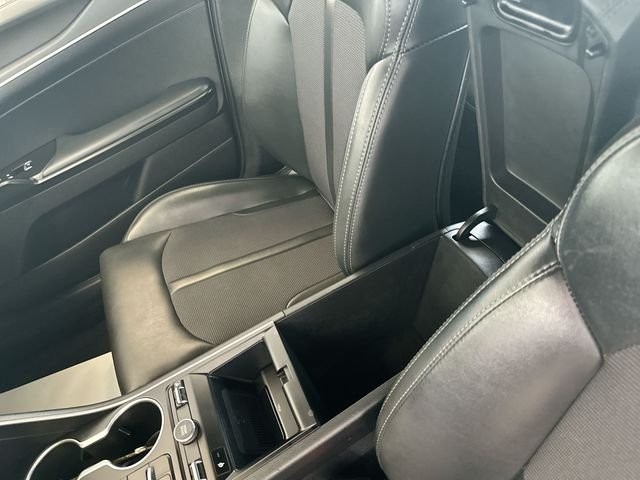 Used 2024 White Kia GT-Line image 25