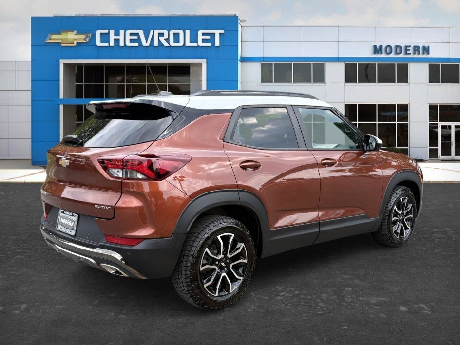 Used 2021 Dark Copper Metallic Chevrolet ACTIV image 5