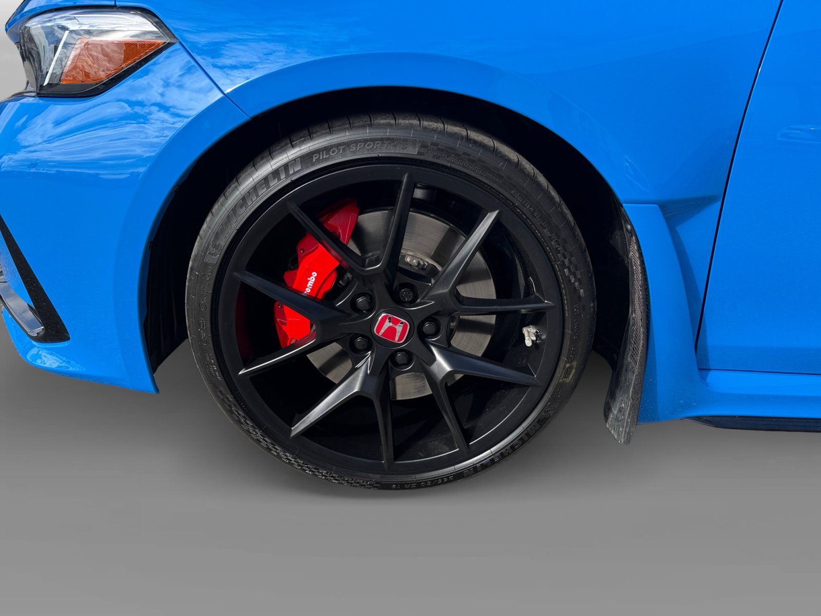 Used 2025 Boost Blue Pearl Honda  image 9
